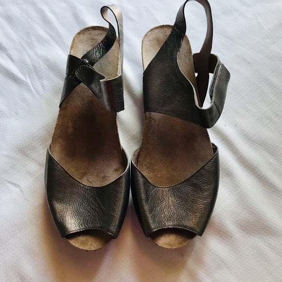 Dansko vera gold Metallic Sandals - Picture 5 of 12